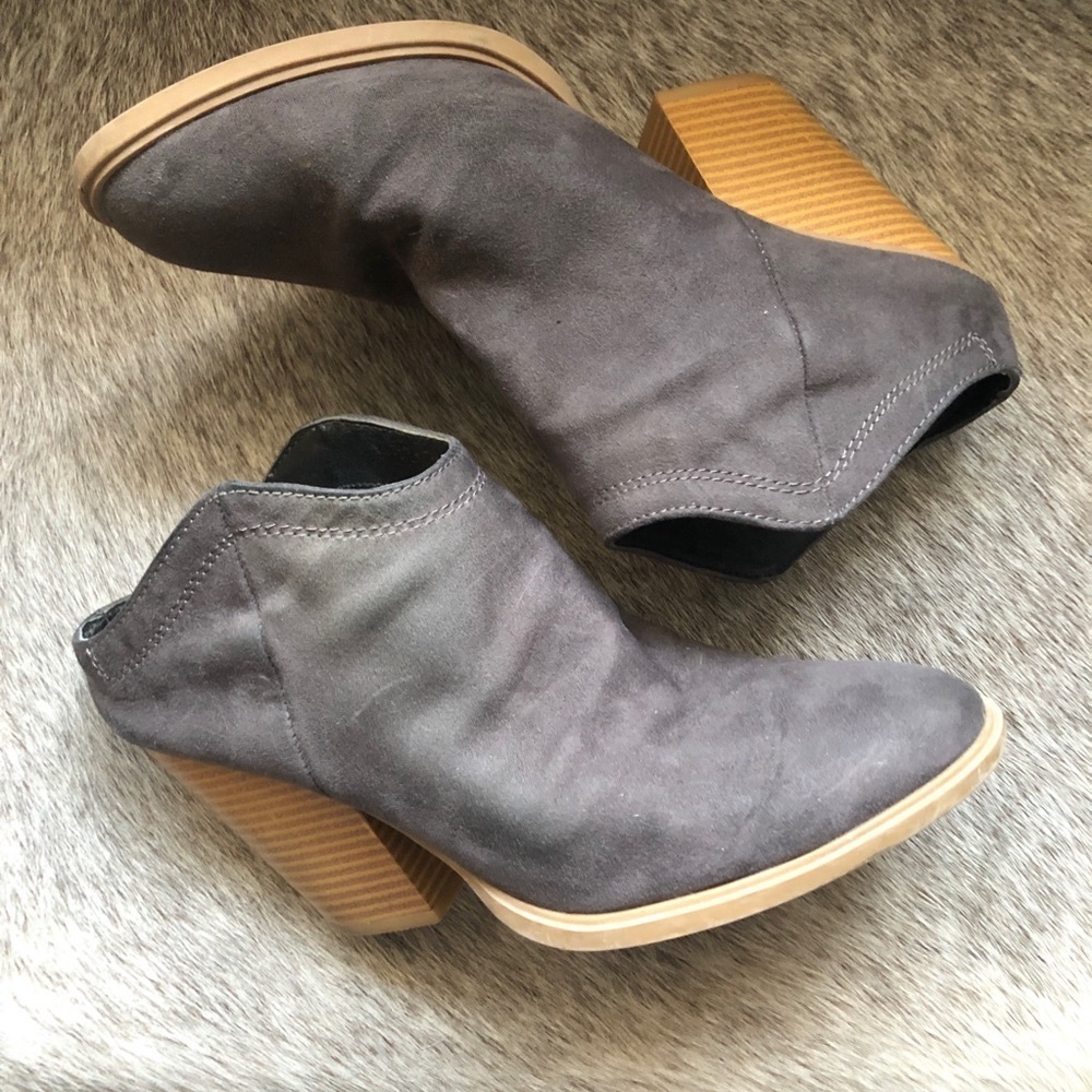 Dolce Vita open heel closed toe mule dark grey size 7